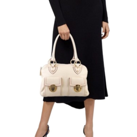 Marc Jacobs Handbags - Marc Jacobs Blake Off White Leather Bag Gold Hardware Spacious Compartments